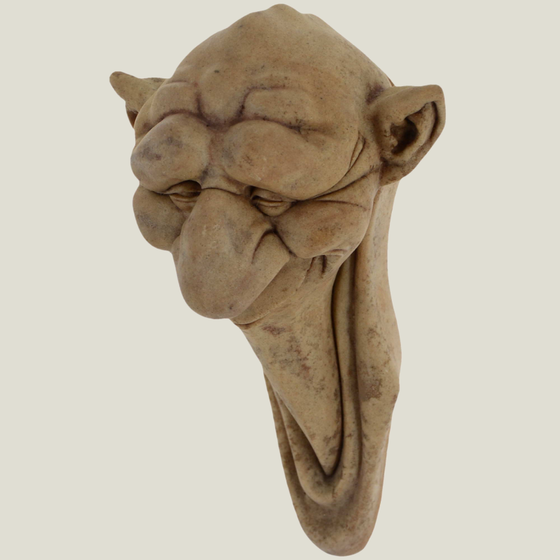 Gnome hanging-sandstone, 20 cm