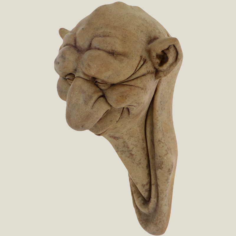 Gnome hanging-sandstone, 20 cm