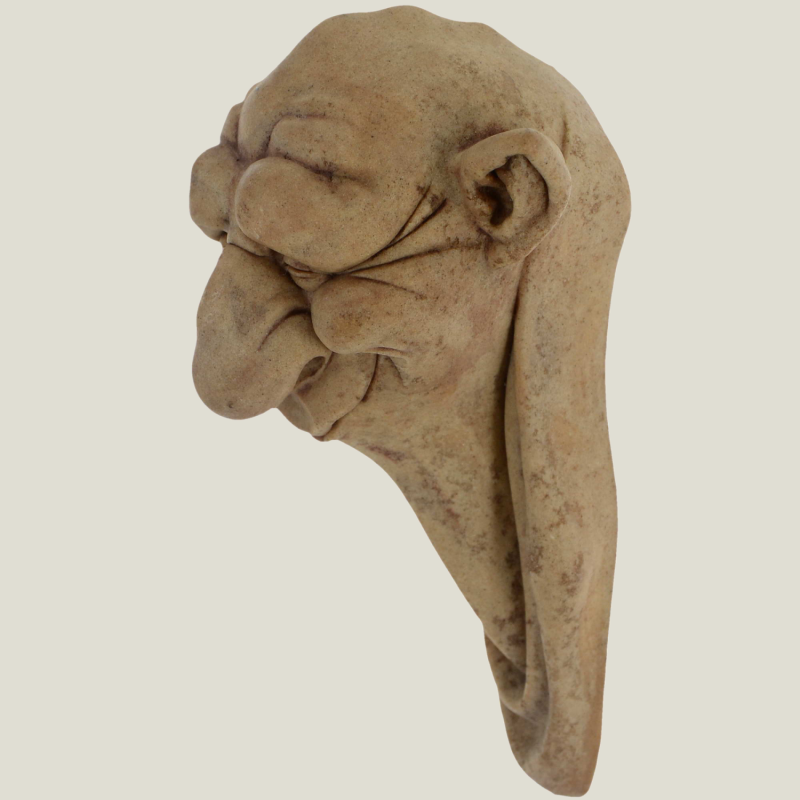 Gnome hanging-sandstone, 20 cm