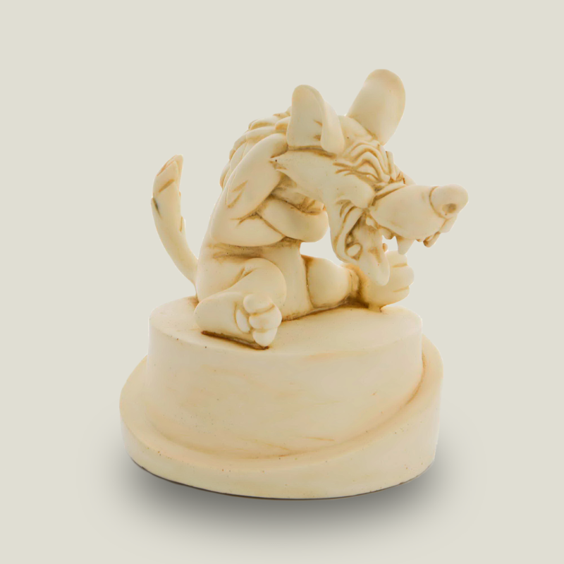 Hellhound on pedestal (round) ivory, 14 cm