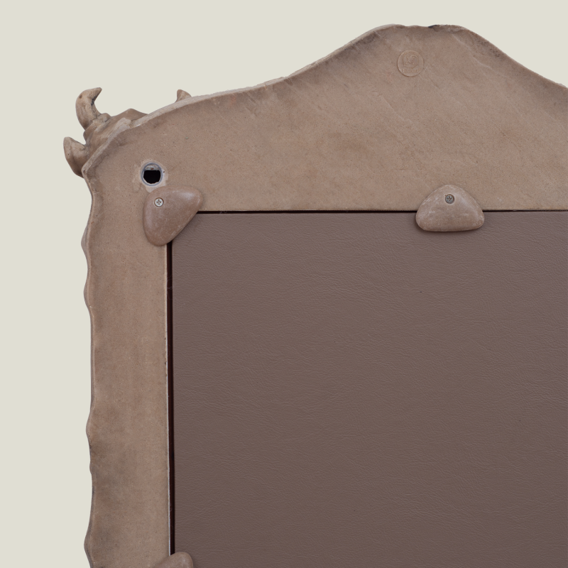 Veidrodis su stiklinėmis akimis rudas, 84х58 cm